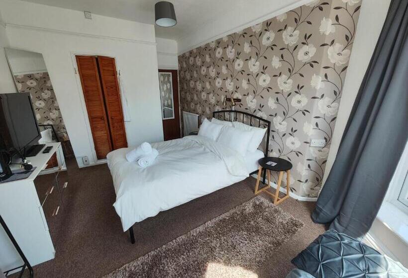 پانسیون Styles & White Stays   Central Newquay