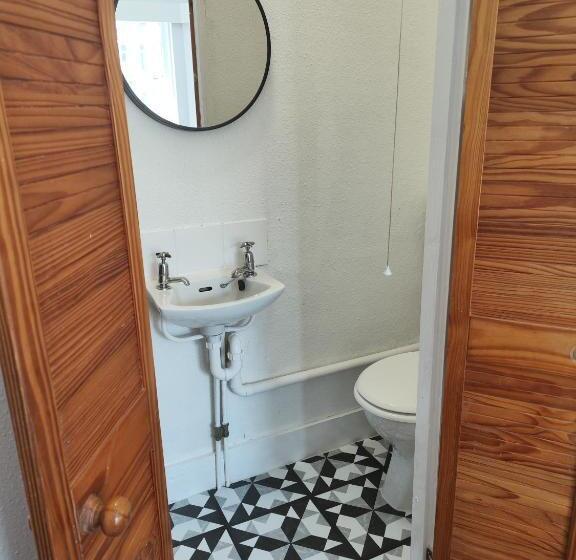 پانسیون Styles & White Stays   Central Newquay