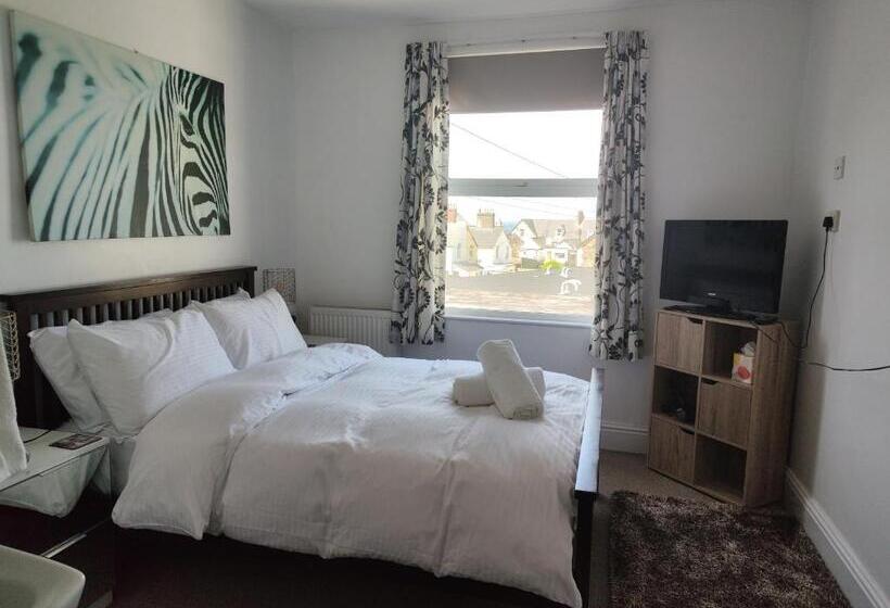 پانسیون Styles & White Stays   Central Newquay