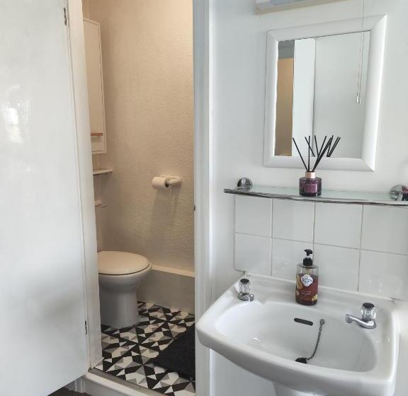 پانسیون Styles & White Stays   Central Newquay