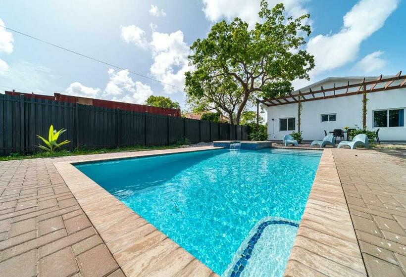 Pool Boutique Villa By The Beach 1