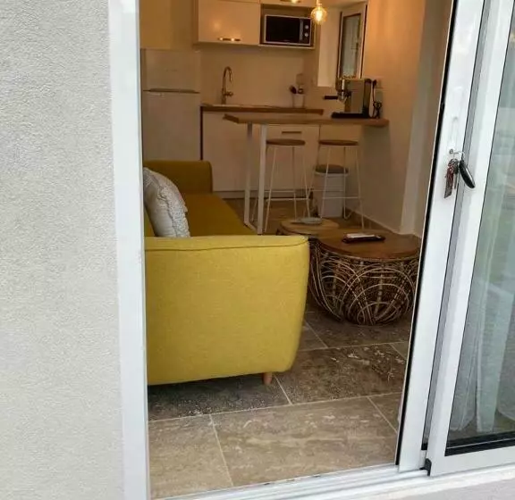 Charmant Studio Dans Villa   Parking   Jardin