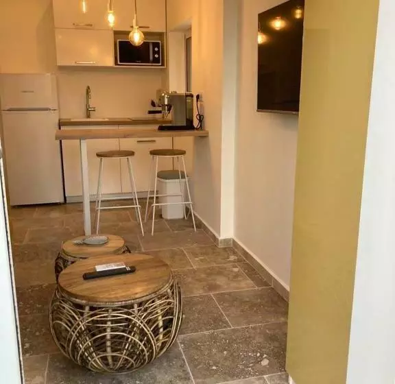 Charmant Studio Dans Villa   Parking   Jardin