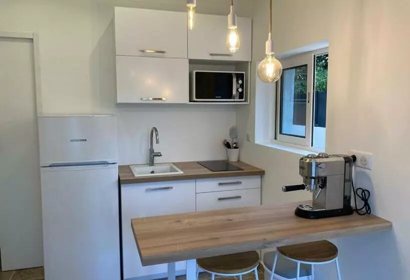 Charmant Studio Dans Villa   Parking   Jardin