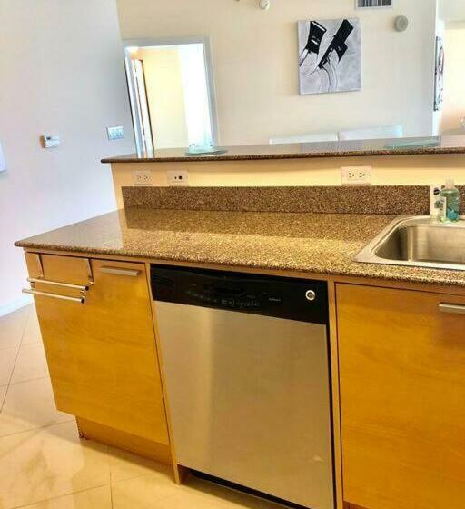 Gorgeous Oceanfront Sunny Isles Beach Condo