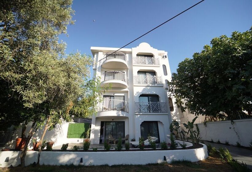 Icon Beach Suites Hotel Sovalye Island