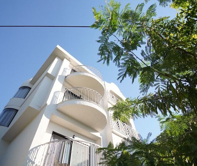 Icon Beach Suites Hotel Sovalye Island