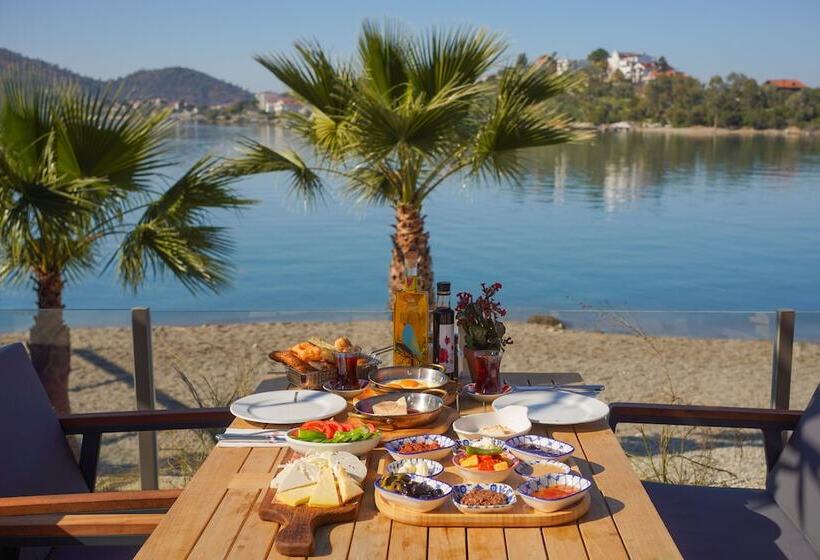 Icon Beach Suites Hotel Sovalye Island