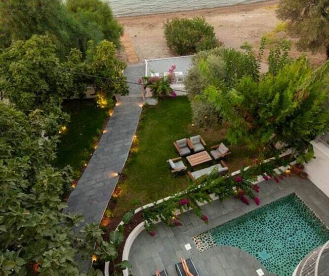 Icon Beach Suites Hotel Sovalye Island