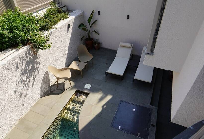 Icon Beach Suites Hotel Sovalye Island