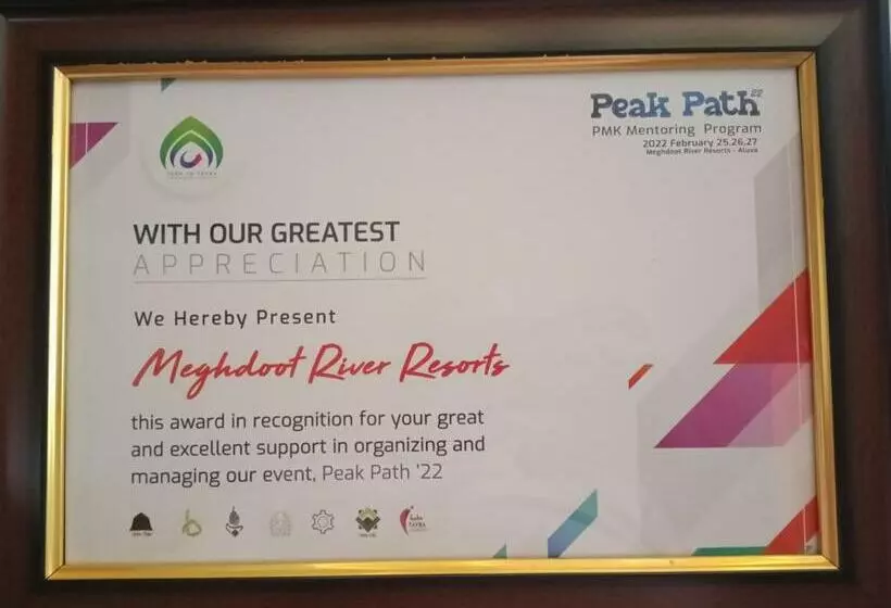 Hotelli Meghdoot River Resort