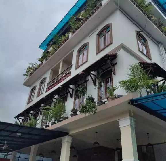 Hotelli Meghdoot River Resort