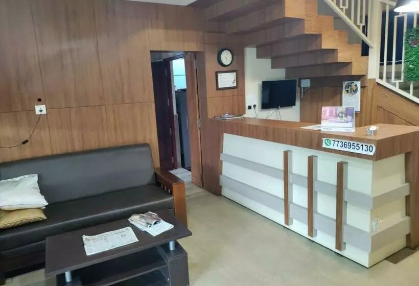 Hotelli Meghdoot River Resort