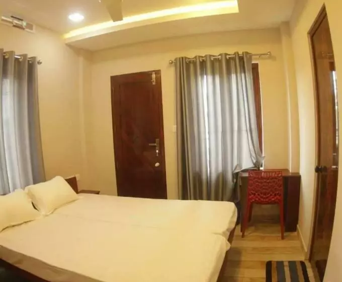 Hotelli Meghdoot River Resort