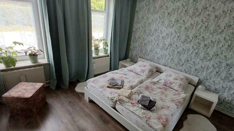 Idyllische Ferienwohnung In Der Breitscheidstraße