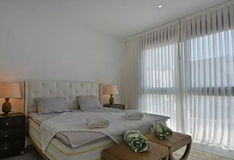 Luxury Villa By Nras