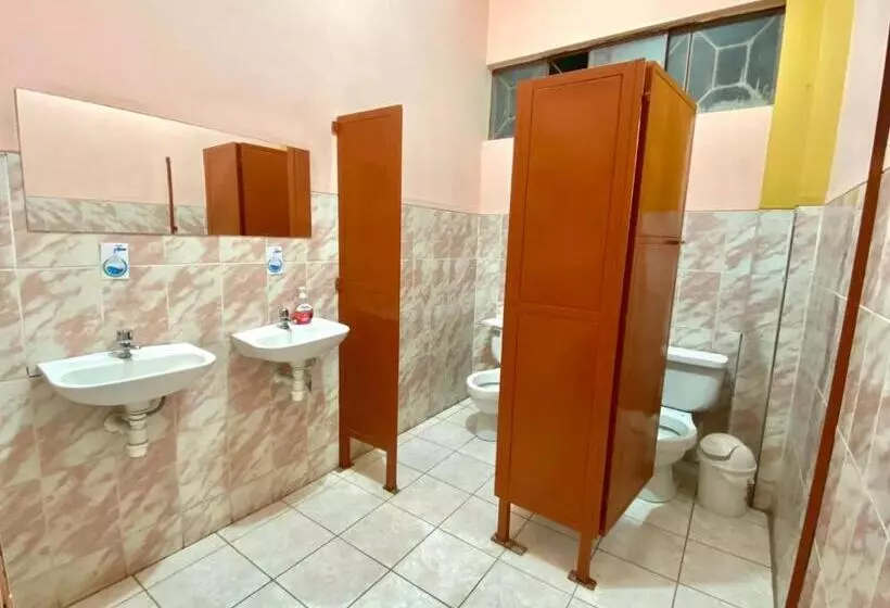 ペンション Samay S Hostal