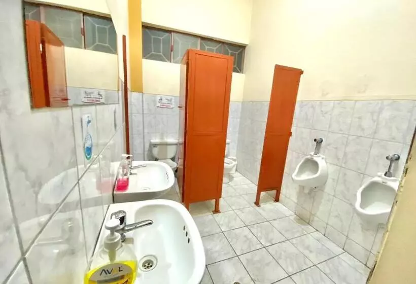 ペンション Samay S Hostal