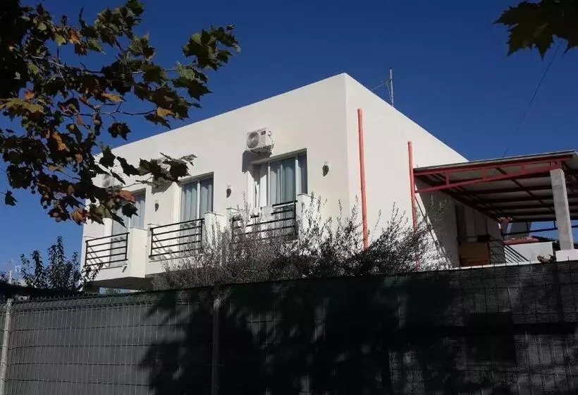 پانسیون Villa Arli&eris