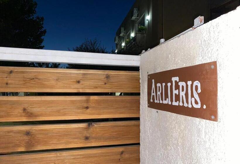 פנסיון Villa Arli&eris