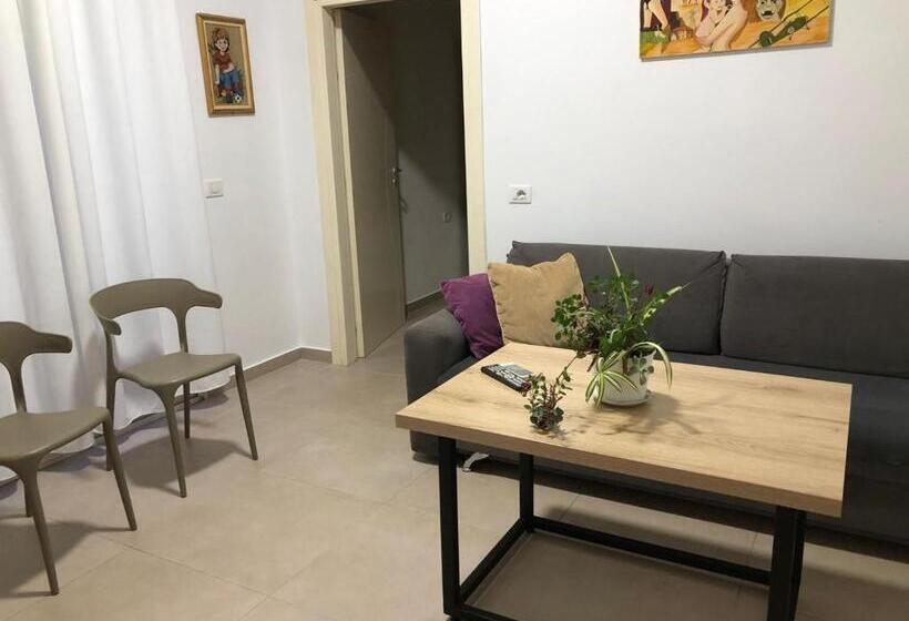 פנסיון Villa Arli&eris