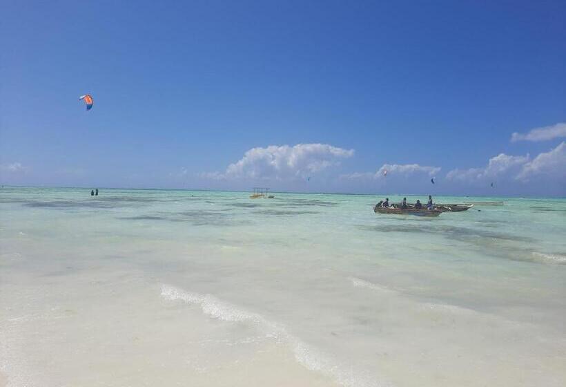 مبيت وإفطار Karibu House