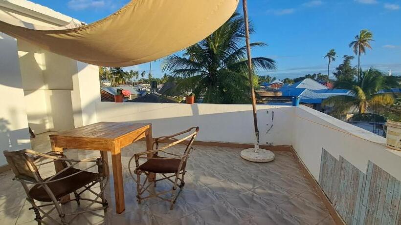 مبيت وإفطار Karibu House