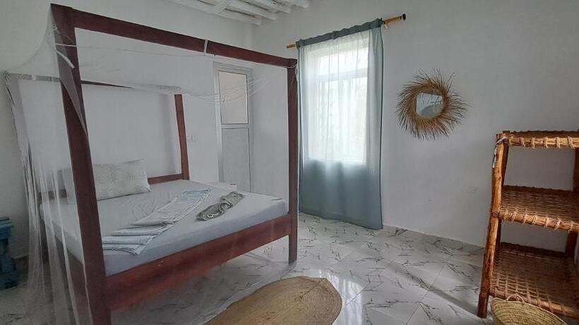 مبيت وإفطار Karibu House