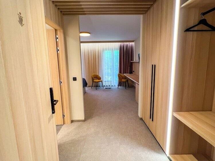 تختخواب و صبحانه Sea Resort Marina Portoroz