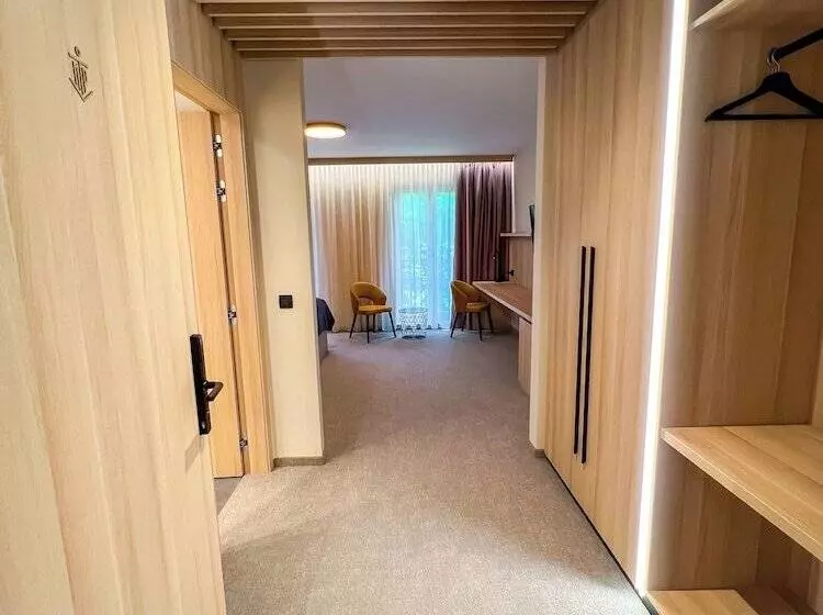 تختخواب و صبحانه Sea Resort Marina Portoroz