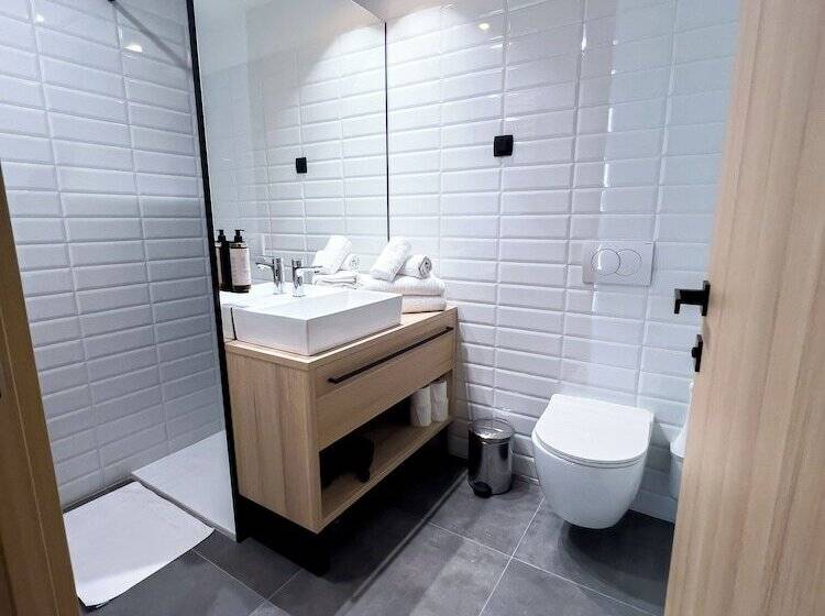 تختخواب و صبحانه Sea Resort Marina Portoroz