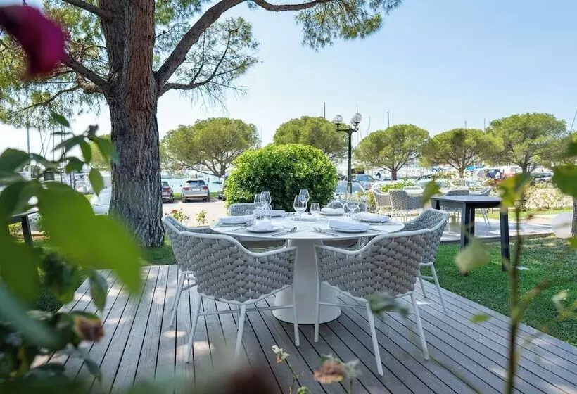 تختخواب و صبحانه Sea Resort Marina Portoroz