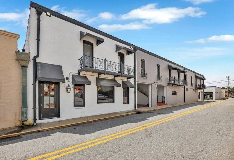 Eagle S Nest   Spacious Loft Downtown   Near Gsu