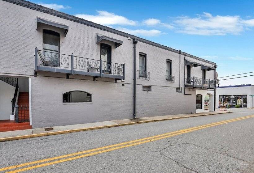 Eagle S Nest   Spacious Loft Downtown   Near Gsu