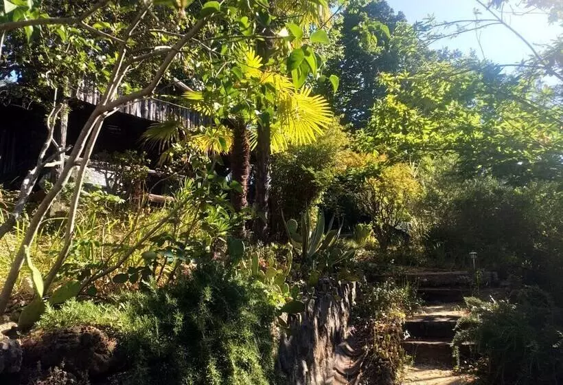 Majatalo Les Jardins D Arbousse