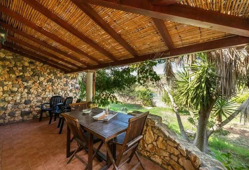 Villa Maladroxia