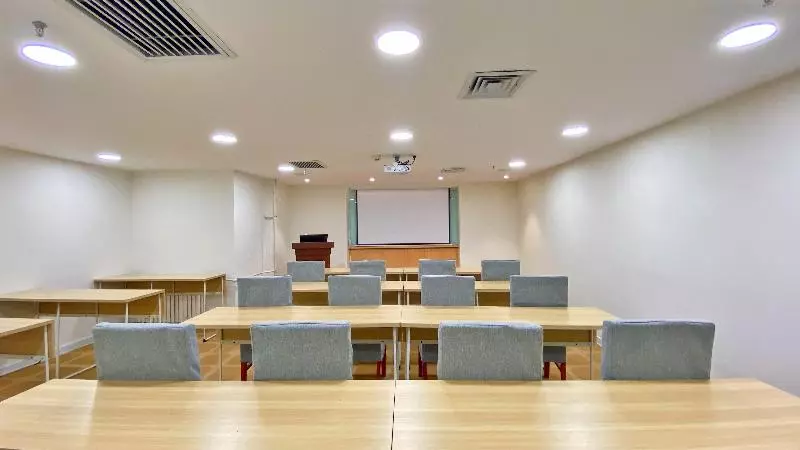 Отель Hanting Harbin Railway Station Square