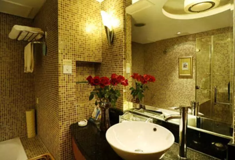 Отель Sovereign