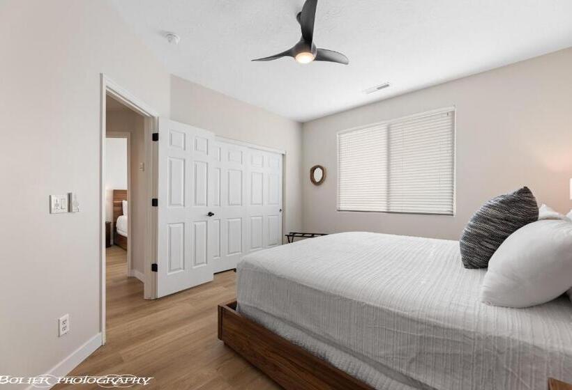 Beautiful Condo At The Springs By Cool Properties