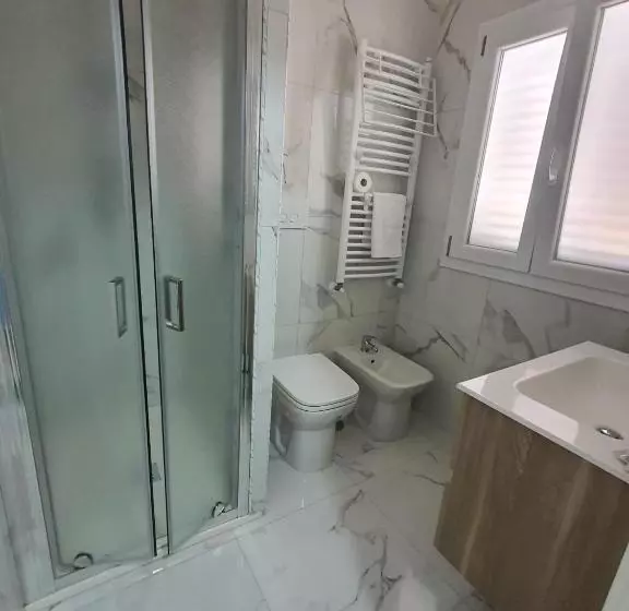 Aamiaismajoitus (B&B) Re Artu