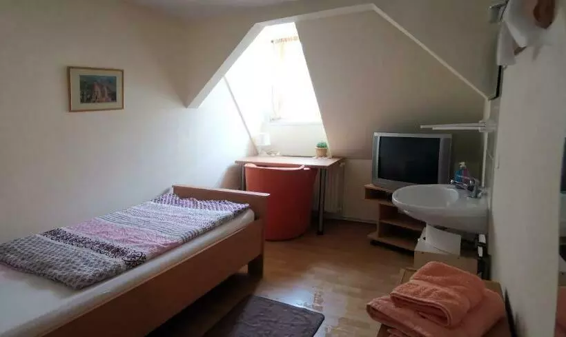 Majatalo Das Sofa Restaurant Hotel Spätkauf