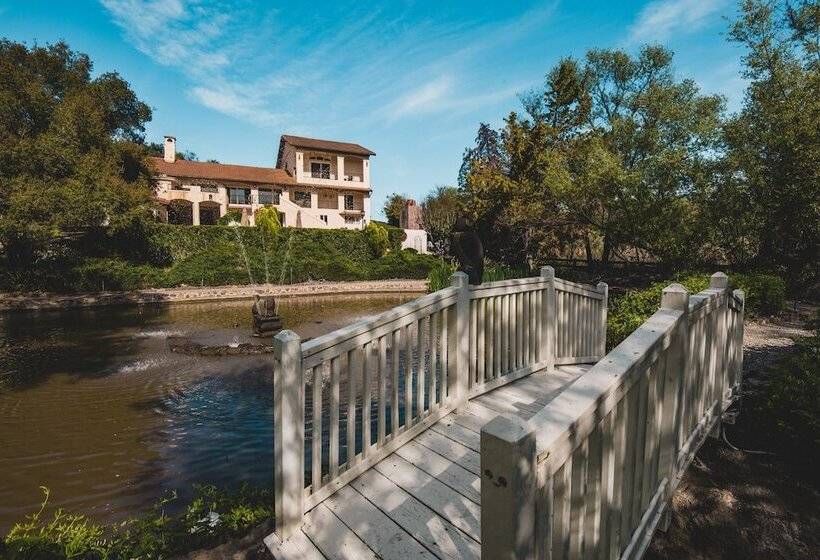 De Luz By Avantstay 5 Acre Estate W Lake Pool Hot Tub