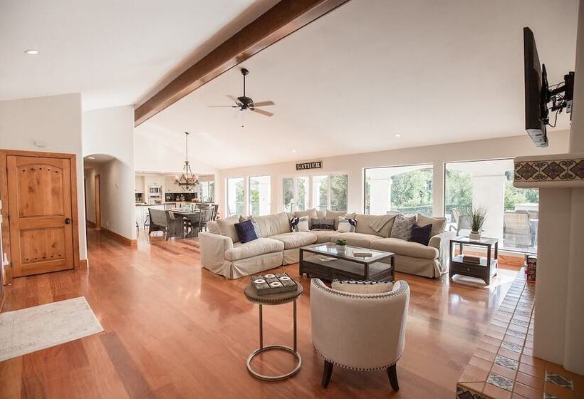 De Luz By Avantstay 5 Acre Estate W Lake Pool Hot Tub