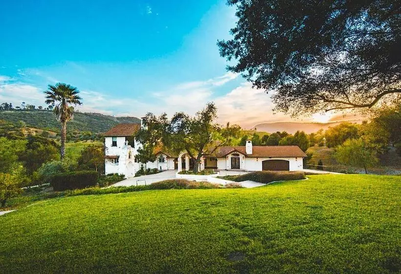 De Luz By Avantstay 5 Acre Estate W Lake Pool Hot Tub