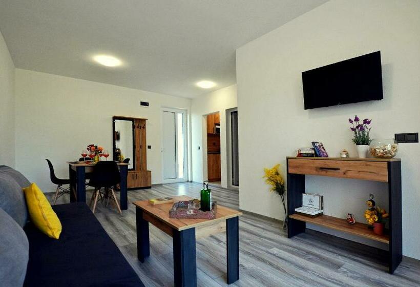 Di Mare Holiday Apartments