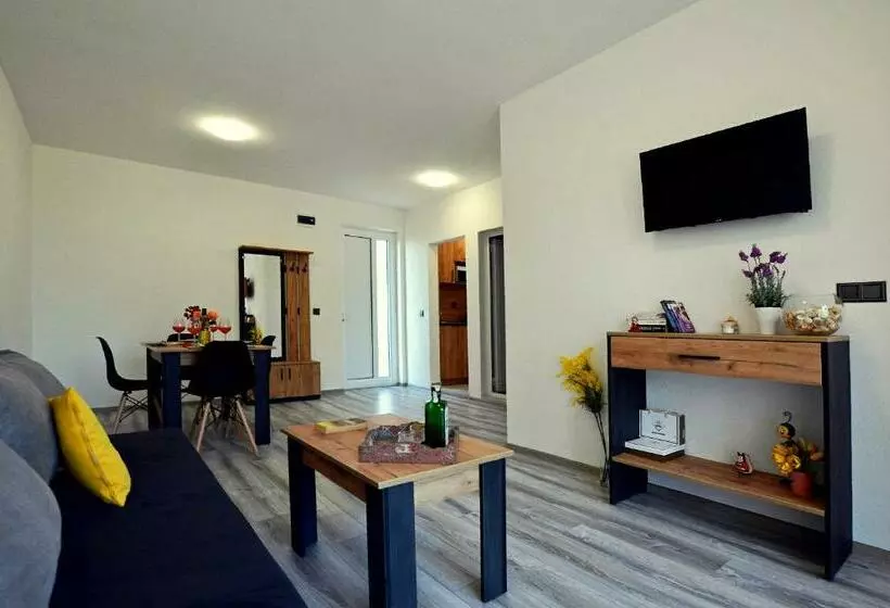 Di Mare Holiday Apartments