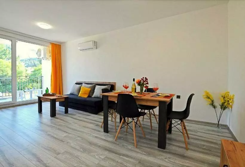 Di Mare Holiday Apartments