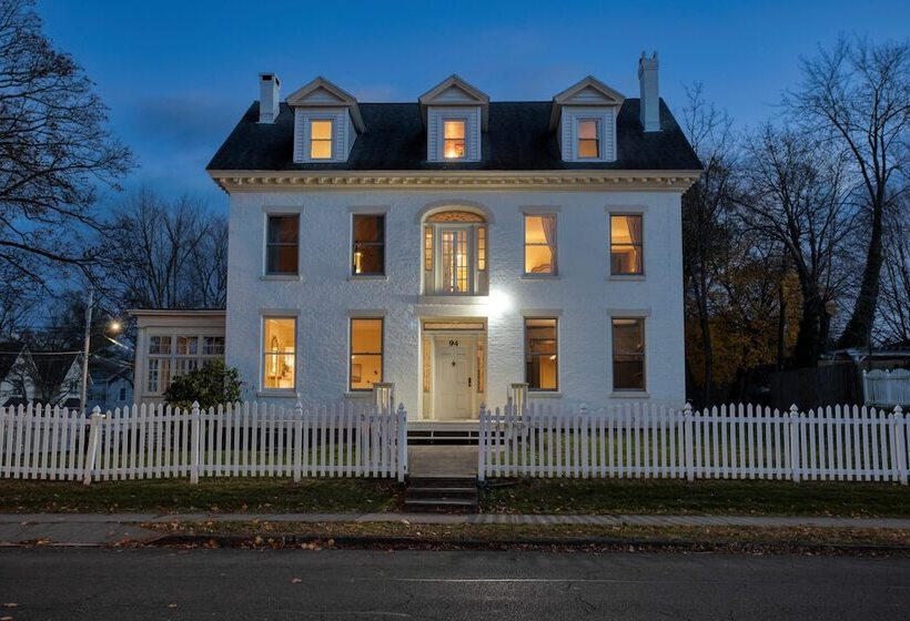 Elliot By Avantstay Historic Character Home In Great Location!