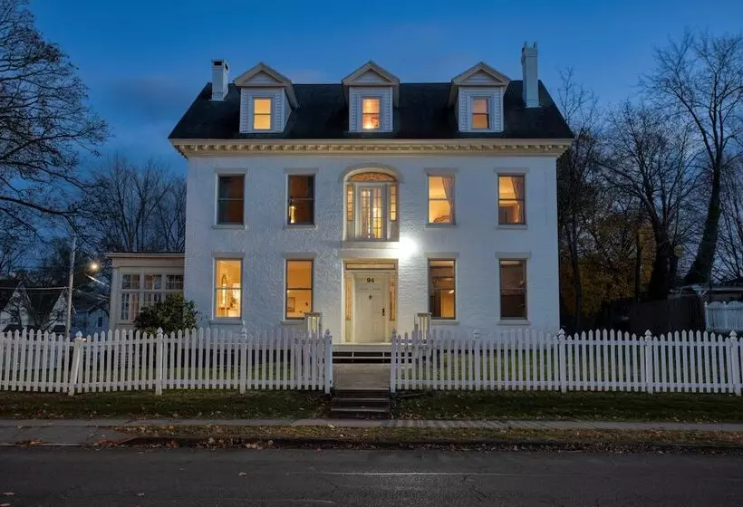 Elliot By Avantstay Historic Character Home In Great Location!