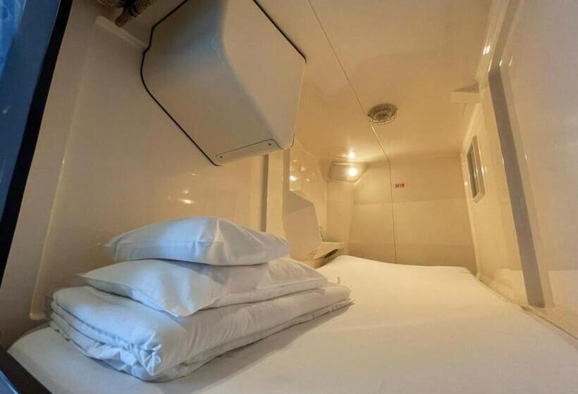 カプセルホテル カプセル&サウナ日本  男性専用 Men Only